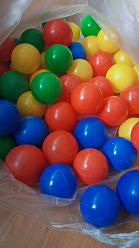 Bunte kunststoffbälle spiel - bunte,